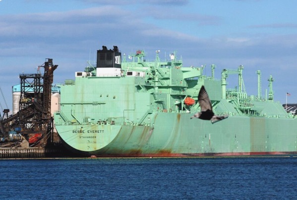 U.S. Overtakes Qatar to Become World’s Top LNG Exporter